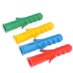 Renkli plastik dübel
